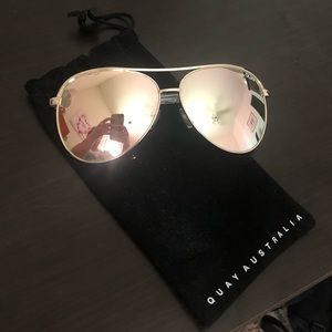 QUAY AUSTRALIA VIVIENNE SUNGLASSES
